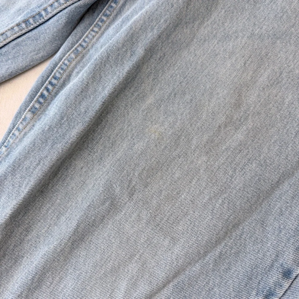 Levis measurements waist